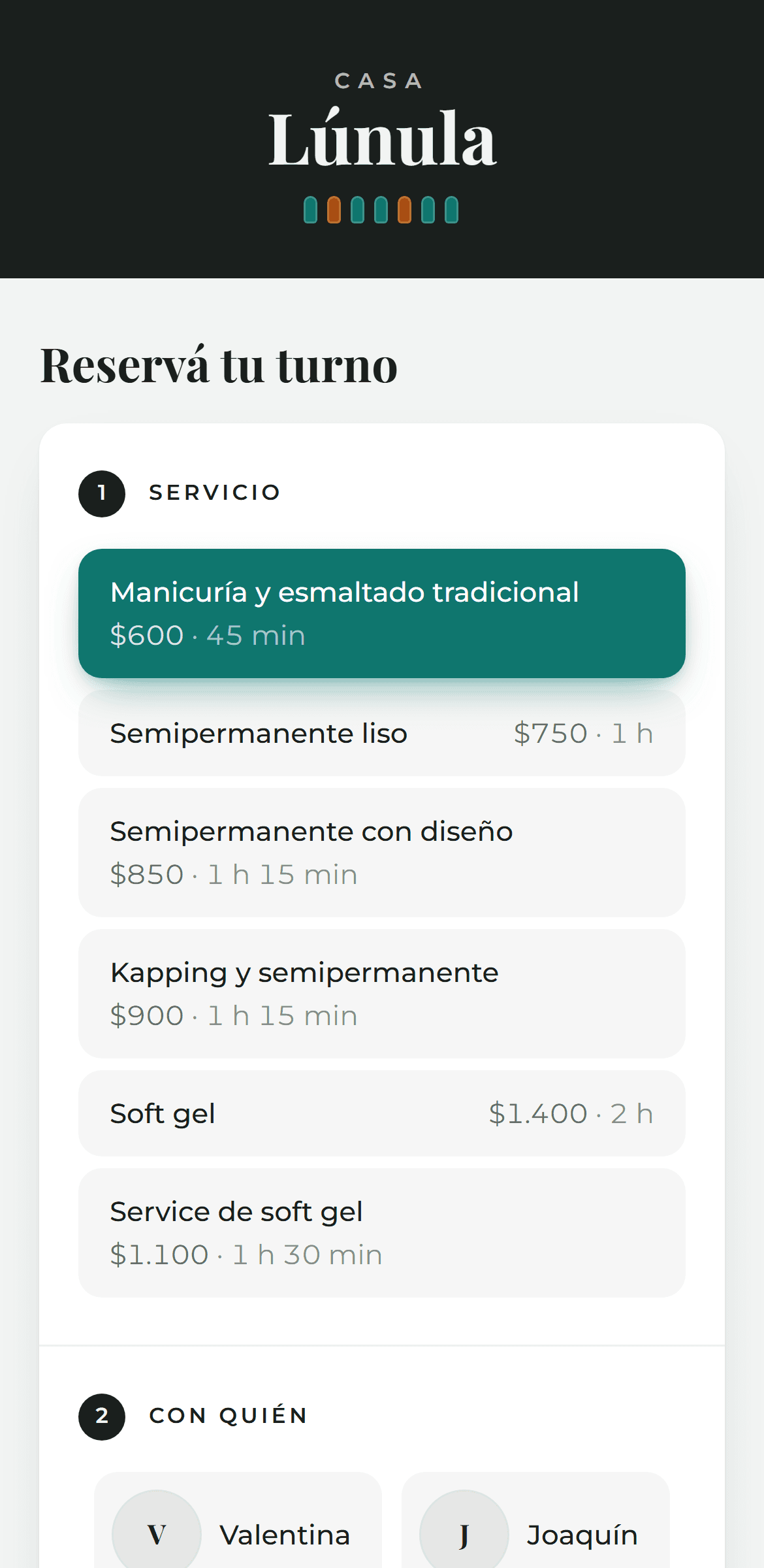 La página de reservas de un salón con marca clara.